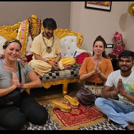 Karma Hostel Khajurāho Eksteriør billede