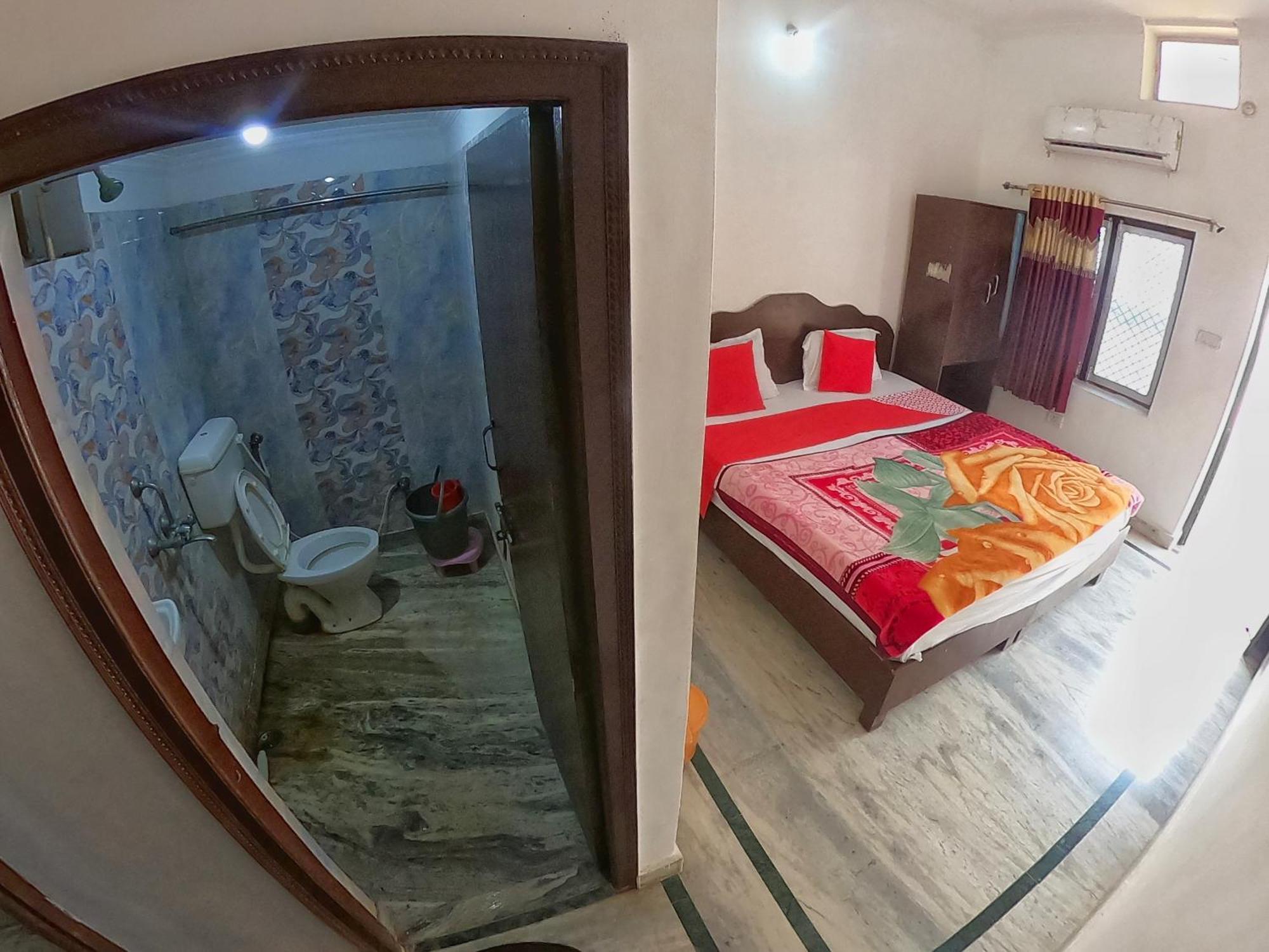 Karma Hostel Khajurāho Eksteriør billede